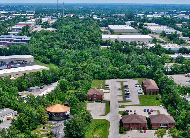 More Photos Of 10609-10611 Watterson Center Ct, Louisville Office For Sale