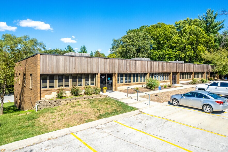 Primary Photo Of 7177 Hickman Rd, Urbandale Office For Sale