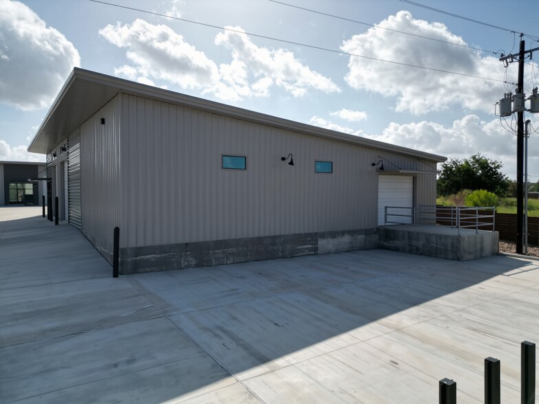 More Photos Of 775 County Road 270, Leander Warehouse For Lease