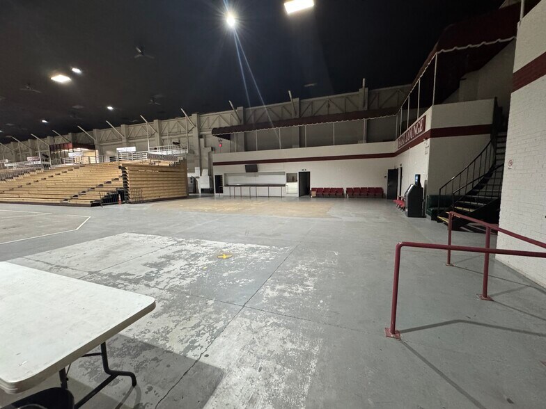 More Photos Of 10408 State Highway 64 E, Tyler Theater Concert Hall For Sale