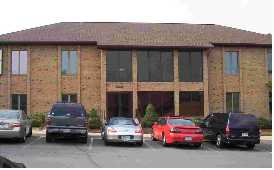 More Photos Of 10688 Crestwood Dr, Manassas Office For Lease