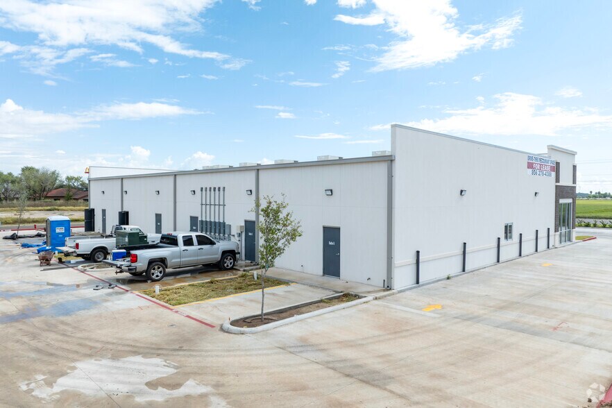 More Photos Of 3306 Raul Longoria Rd, San Juan Restaurant For Lease