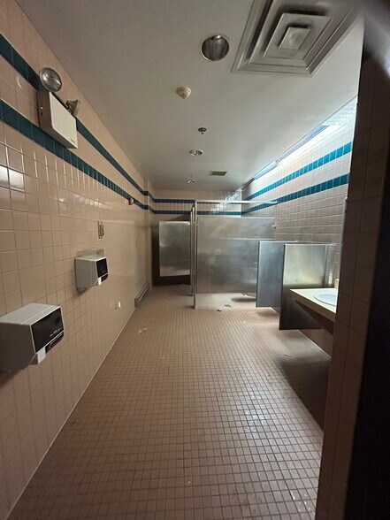 More Photos Of 118 Grant St, Buffalo Storefront Retail Office For Lease