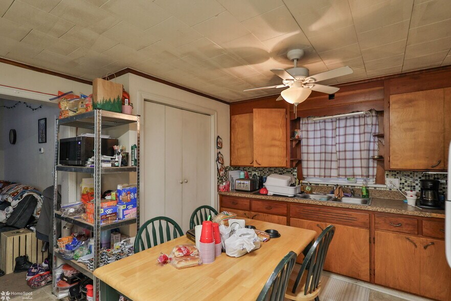 More Photos Of 38 W Central Ave, Bangor Apartments For Sale