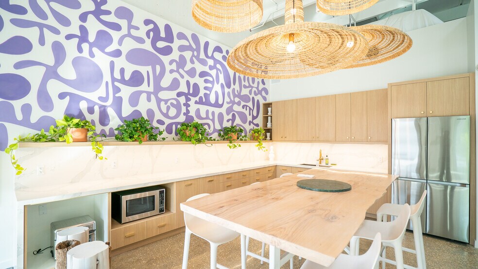 More Photos Of 220-228 NE 59th St, Miami Loft Creative Space For Lease