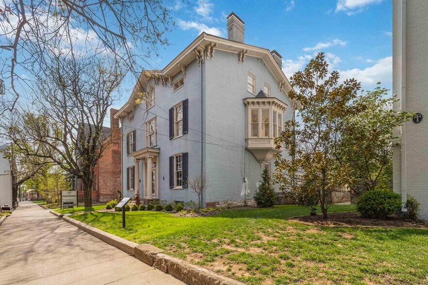 More Photos Of 239 N Broadway, Lexington Office Residential For Sale