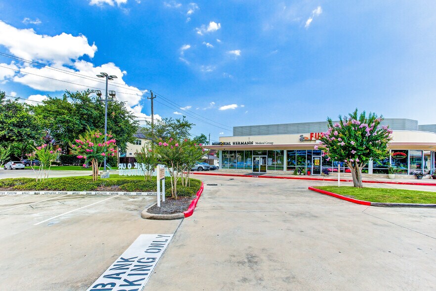 More Photos Of 5301-5317 Bissonnet St, Bellaire Unknown For Lease