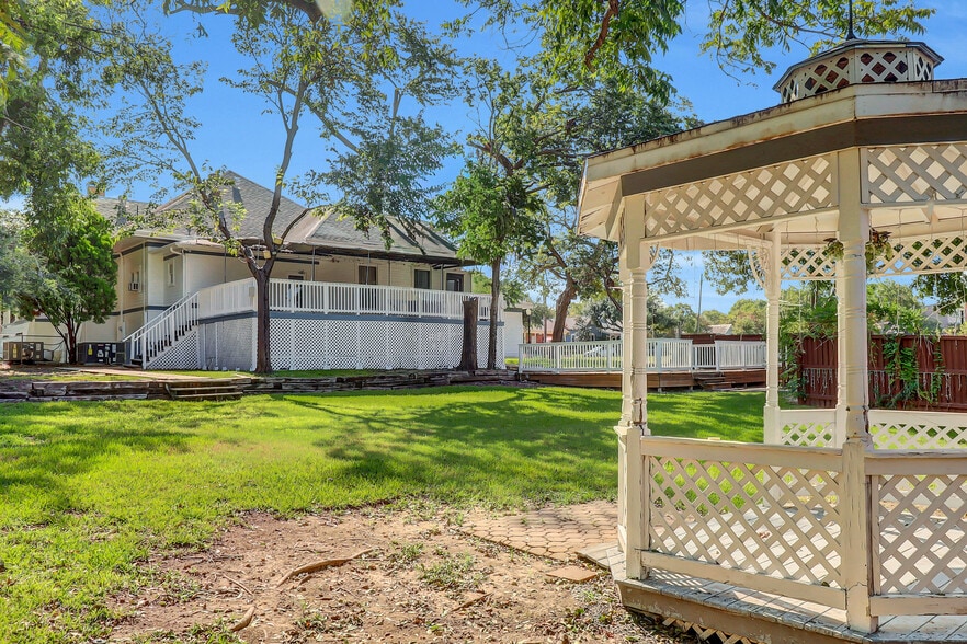 More Photos Of 312 S Tennessee St, McKinney Office For Lease