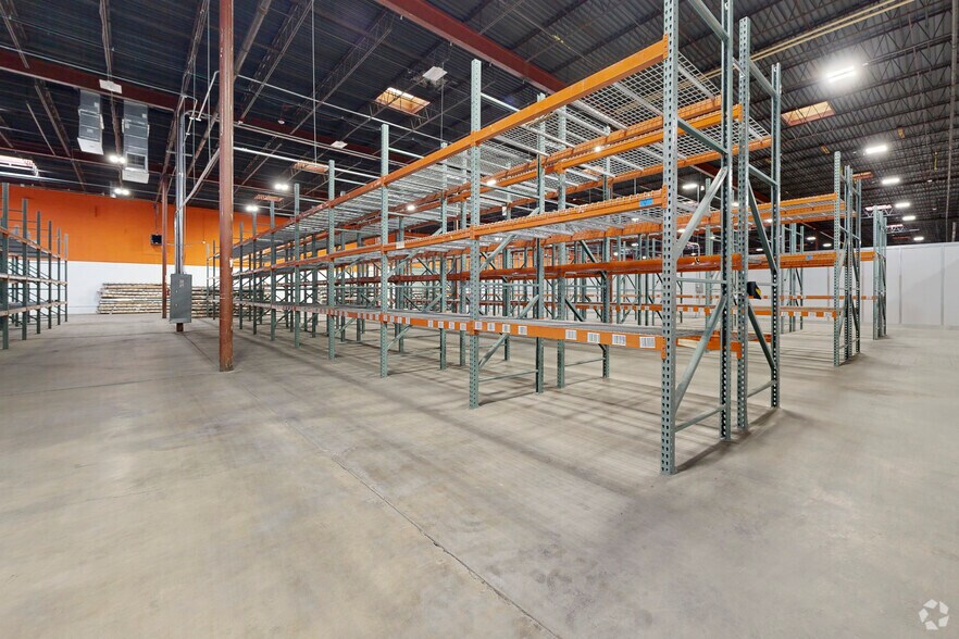 More Photos Of 4800 Dahlia St, Denver Warehouse For Lease