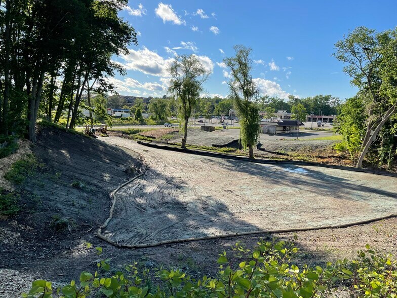 More Photos Of 25 Kane St, West Hartford General Retail For Lease