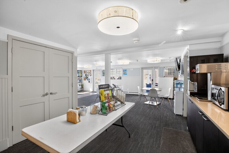 More Photos Of 220 Midland Ave, Basalt Hotel For Sale