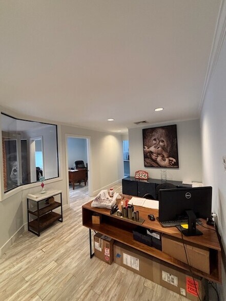 More Photos Of 27 Saint Charles St, Thornwood Office For Lease