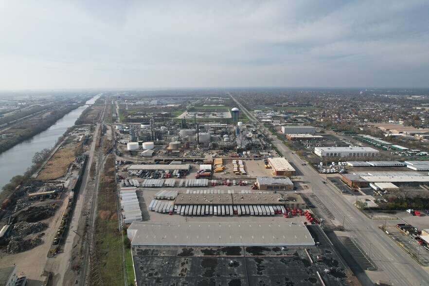 More Photos Of 4975 W Pershing Rd, Cicero Truck Terminal For Lease