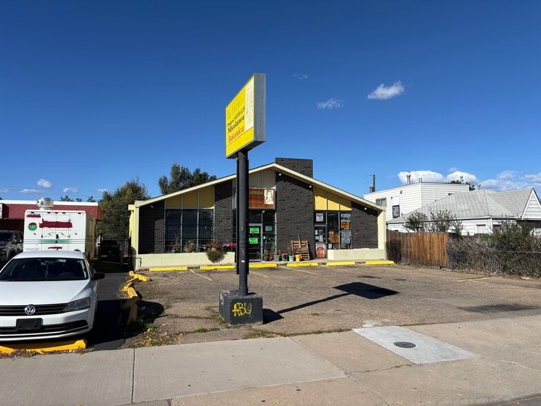 More Photos Of 1417 Havana St, Aurora Freestanding For Sale