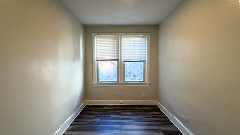 More Photos Of 275 McCormick Pl, Cincinnati Apartments For Sale