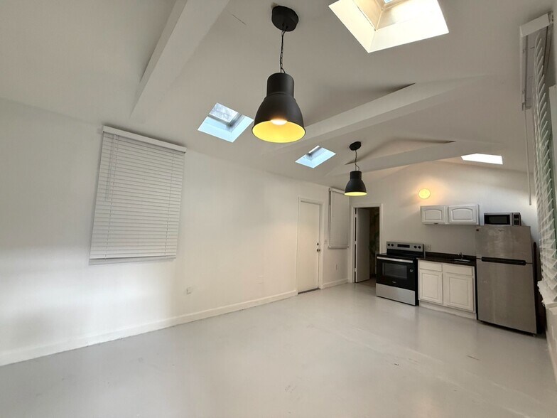 More Photos Of 118 NW 24th St, Miami Apartments For Sale