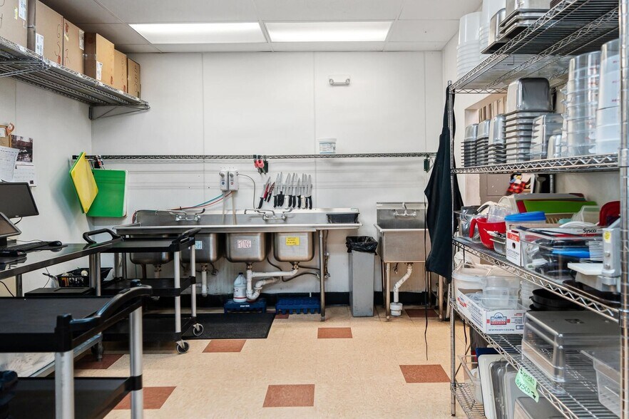 More Photos Of 119 Sand Lake Rd, Onalaska Unknown For Lease