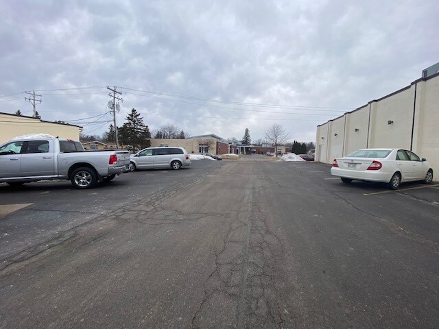 More Photos Of 1601 6th Ave, Stevens Point Freestanding For Sale