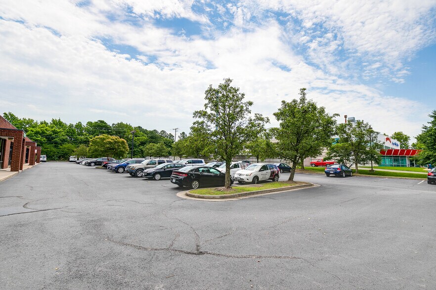 More Photos Of 2571 Homeview Dr, Henrico Medical For Lease