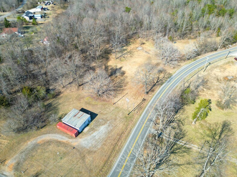 More Photos Of 2815 TN-49 Hwy, Charlotte Auto Repair For Sale