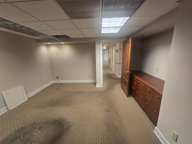 More Photos Of 4601 N Park Ave, Chevy Chase Apartments For Sale