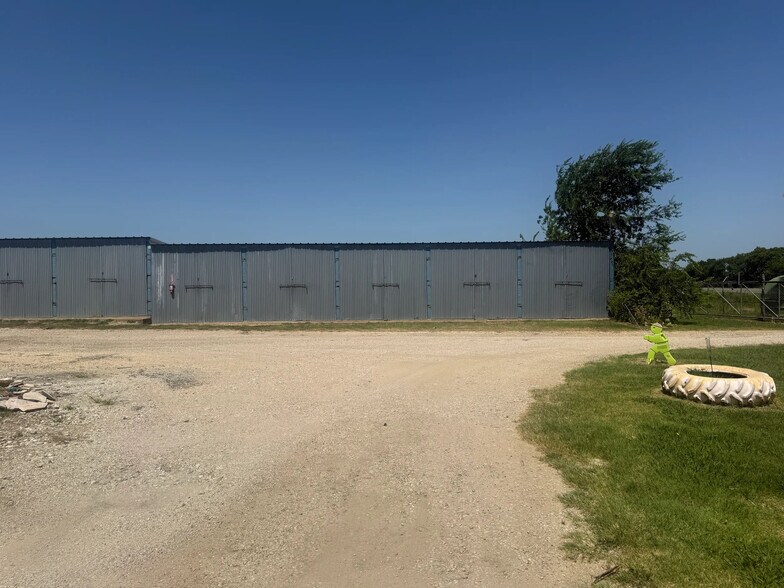 More Photos Of 611 FM 455 W, Sanger Specialty For Sale