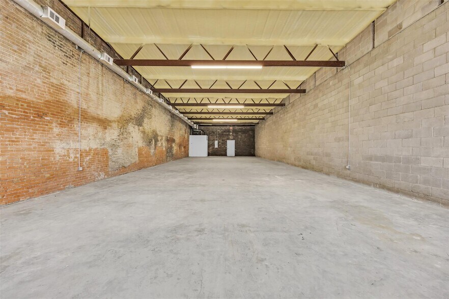 More Photos Of 118 Dallas St, Rice General Retail For Lease