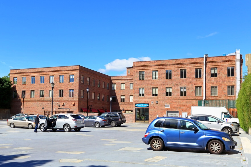 More Photos Of 3201 New Mexico Ave NW, Washington Office For Lease