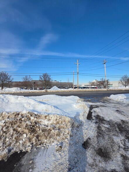 More Photos Of 2010 Eggert Rd, Buffalo Freestanding For Lease