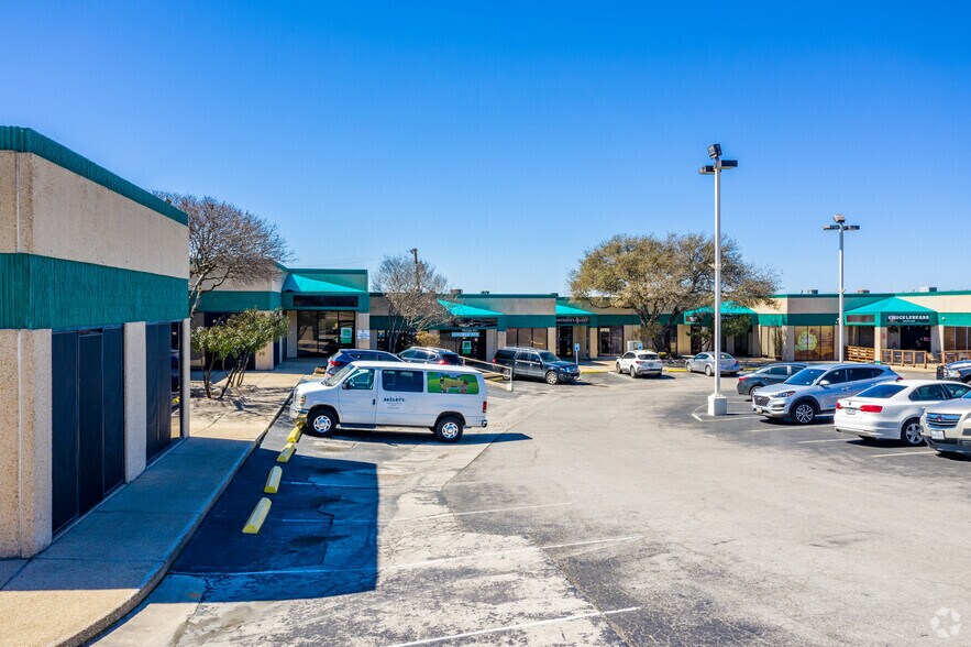 More Photos Of 13777 Judson Rd, San Antonio Unknown For Lease