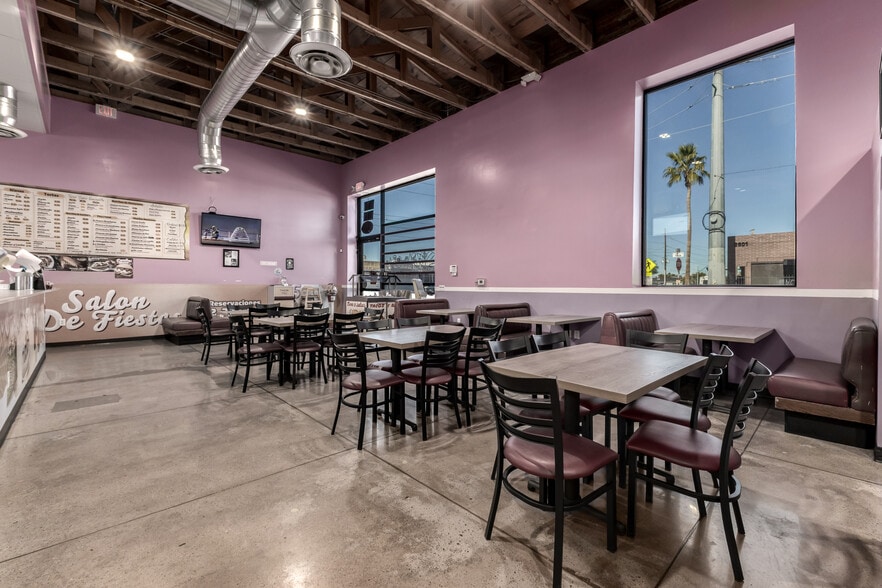 More Photos Of 2533 N 16th St, Phoenix Showroom For Sale