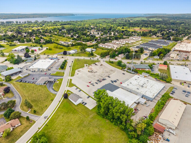 More Photos Of 1019 Egg Harbor Rd, Sturgeon Bay General Retail For Lease