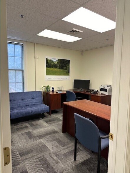 More Photos Of 66-68 Bridge St, Suffield Unknown For Lease