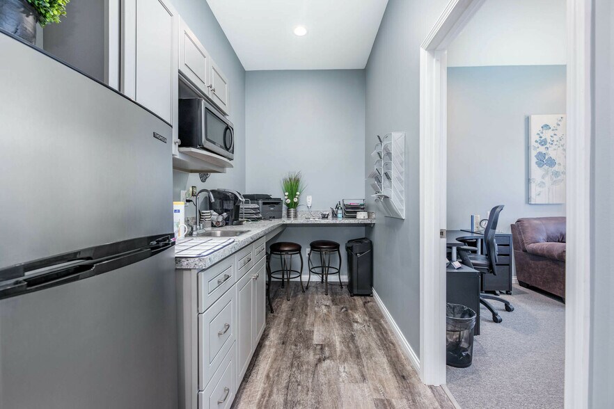 More Photos Of 8485 S Mason Montgomery Rd, Mason Office For Sale