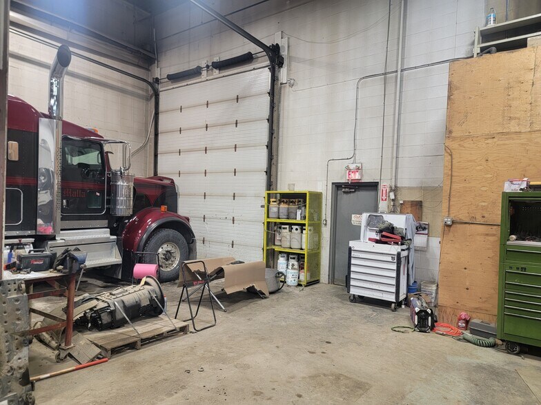 More Photos Of 9410 Milwaukee Way, Prince George Distribution For Lease