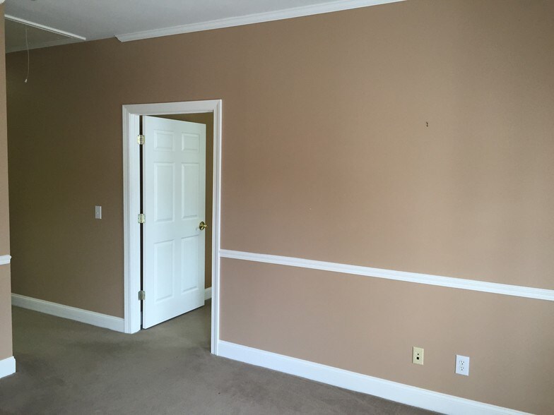 More Photos Of 106 Colony Park Dr, Cumming Office Residential For Lease