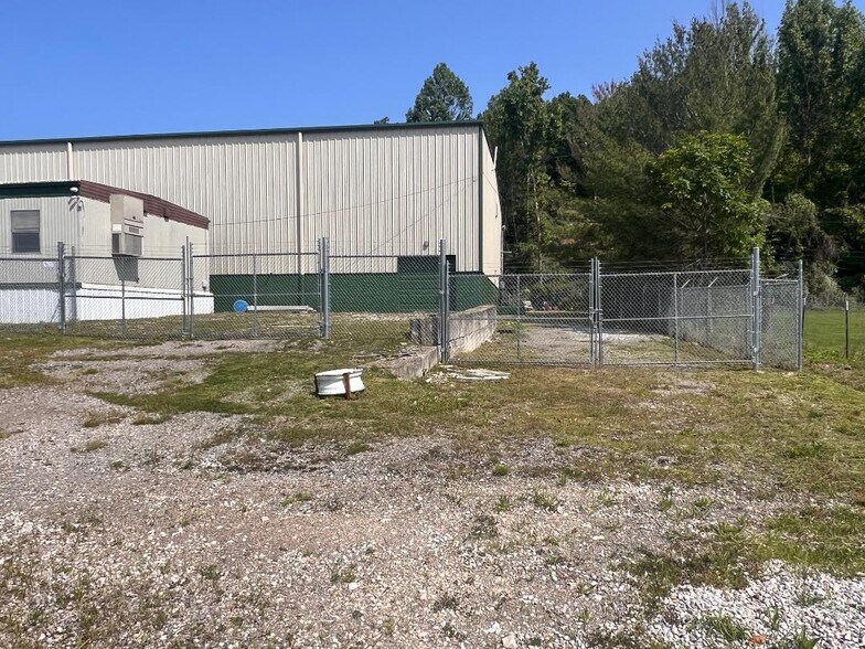 More Photos Of 2220 State Route 3, Catlettsburg Manufacturing For Sale