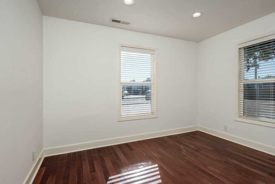 More Photos Of 515 Hargrove Rd E, Tuscaloosa Office Residential For Lease