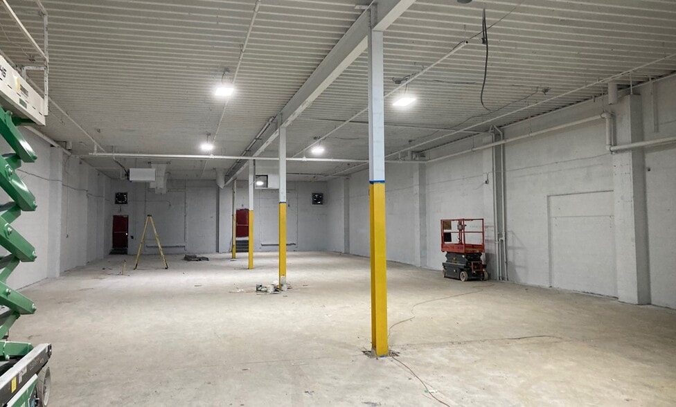 More Photos Of 2260 25th Pl NE, Washington Warehouse For Lease