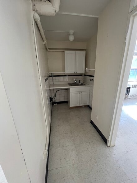 More Photos Of 5910 Queens Blvd, Woodside Apartments For Lease