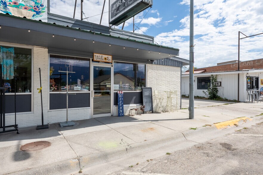 More Photos Of 108 Main St, Stevensville General Retail For Sale