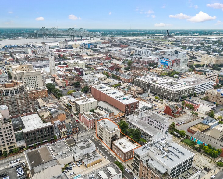 More Photos Of 703 Carondelet St, New Orleans Apartments For Sale