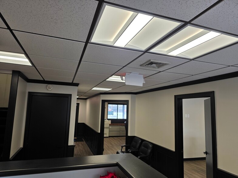 More Photos Of 98 Willis Ave, Mineola Office For Lease