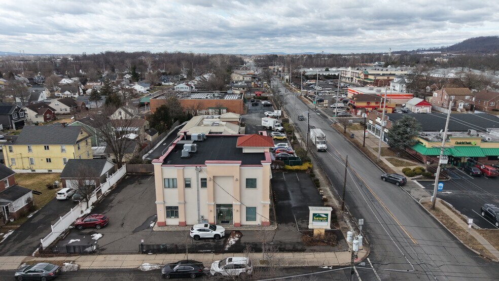More Photos Of 454-460 W Union Ave, Bound Brook Freestanding For Lease