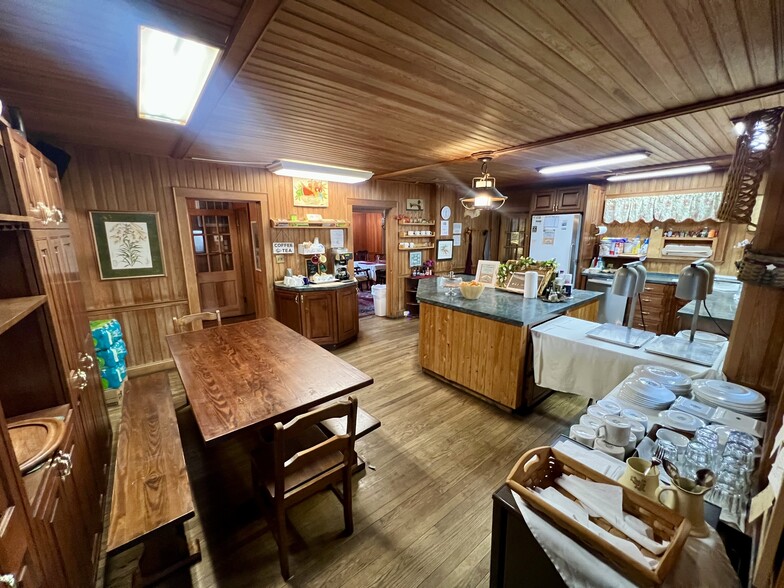 More Photos Of 155 Silver Lake Dr, Ocracoke Hospitality For Sale