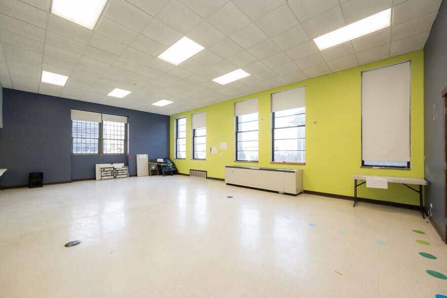 More Photos Of 200 S Oak Park Ave, Oak Park Schools For Sale