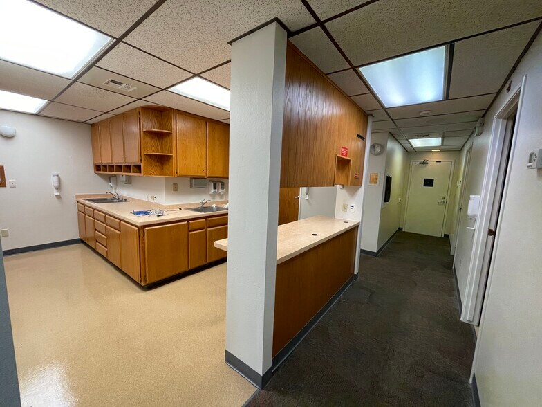 More Photos Of 3807 Union Ave, Bakersfield Medical For Lease