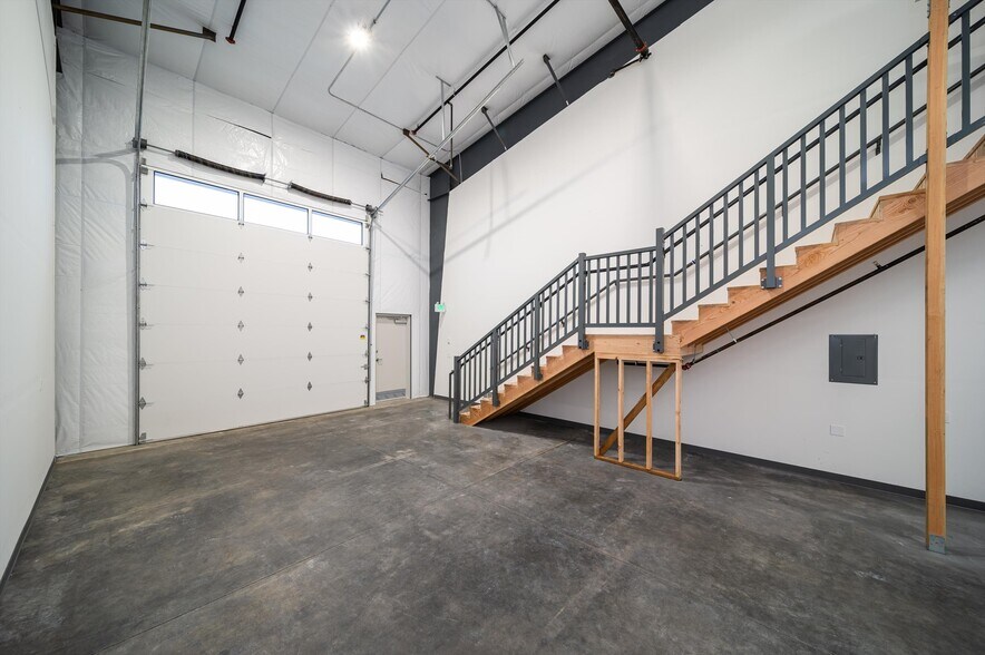 More Photos Of 1704 Carolina St, Bellingham Industrial For Sale