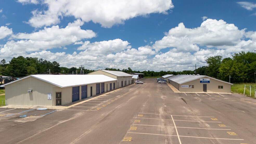 More Photos Of 3056 US-80, Pearl Warehouse For Lease