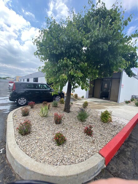 More Photos Of 7901 Canoga Ave, Canoga Park Warehouse For Lease